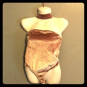 5 for 25 🌶 PINK VELOUR BODYSUIT
